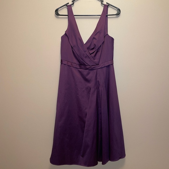 David's Bridal Dresses & Skirts - David's Bridal Sleeveless V Neck Cotton Sateen Dress - Plum - size 6